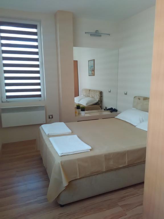Geri Apartment Burgas Bagian luar foto