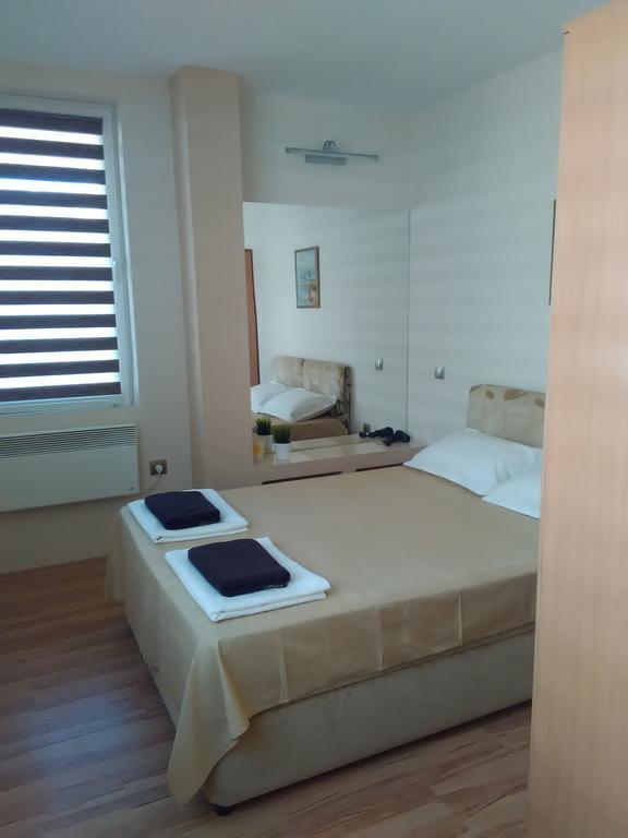Geri Apartment Burgas Bagian luar foto